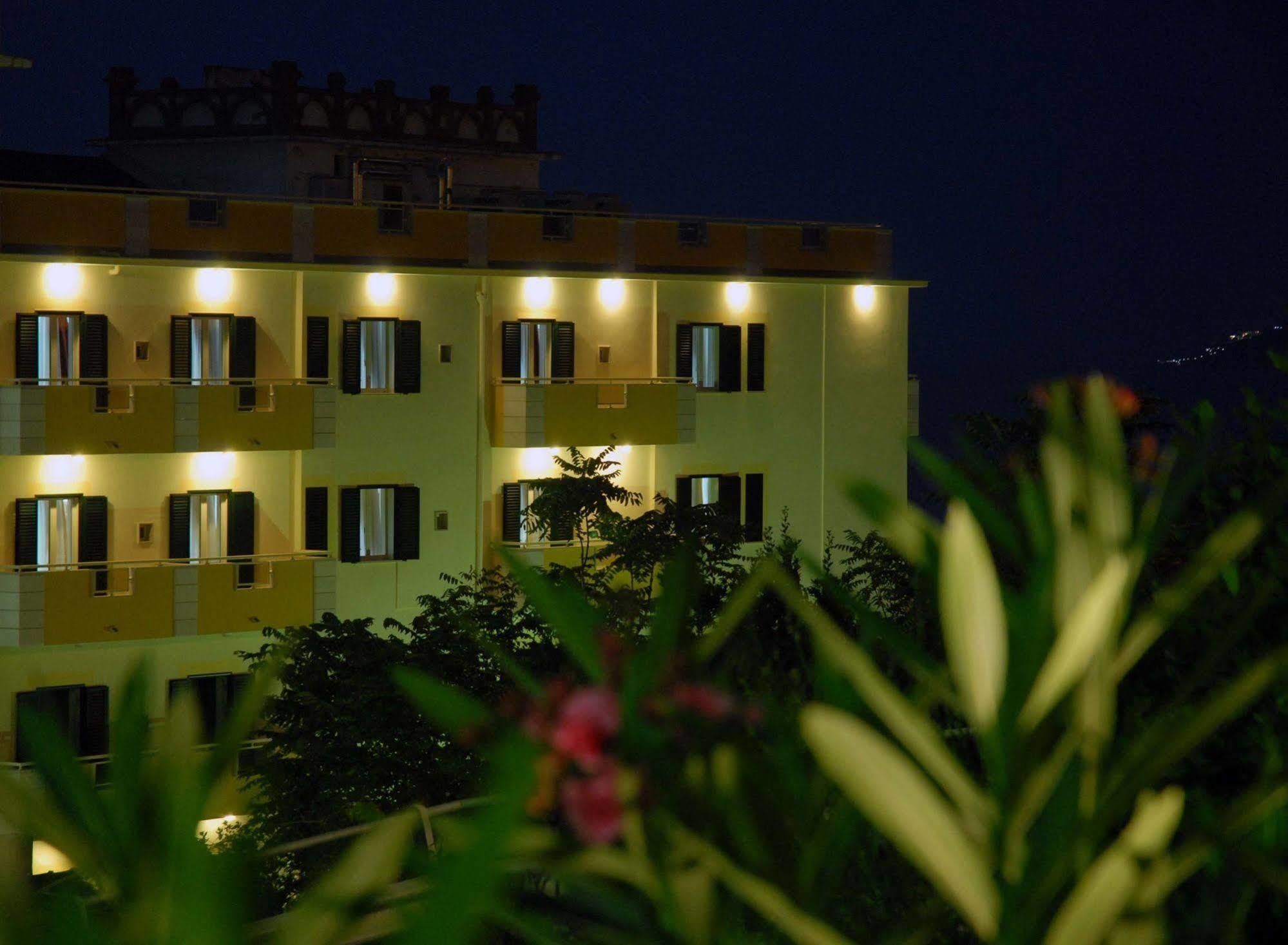 Hotel Solaria Rodi Garganico Zewnętrze zdjęcie