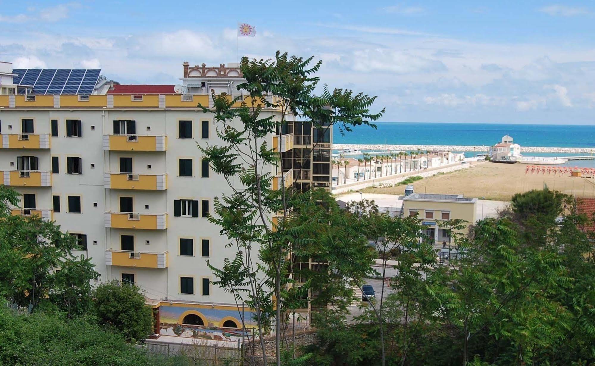 Hotel Solaria Rodi Garganico Zewnętrze zdjęcie