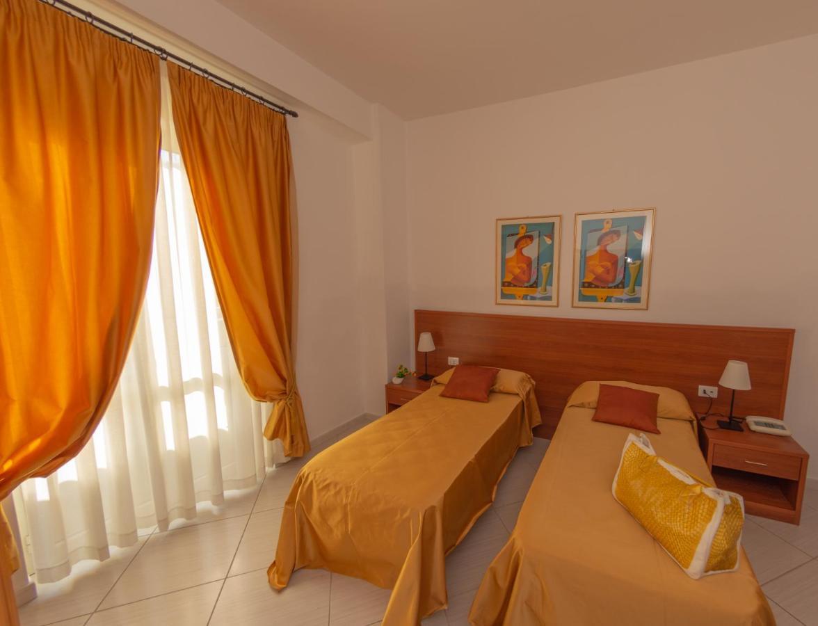 Hotel Solaria Rodi Garganico Zewnętrze zdjęcie
