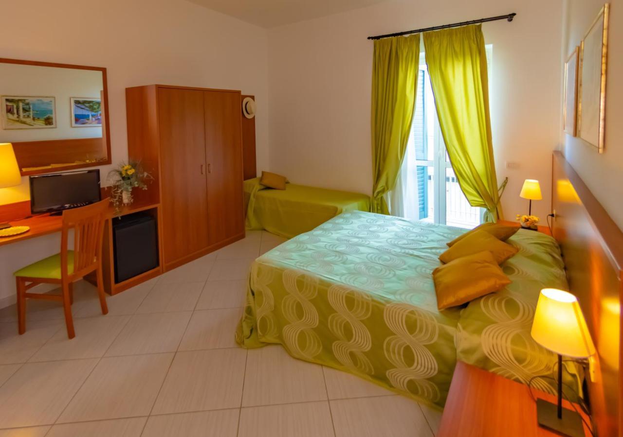 Hotel Solaria Rodi Garganico Zewnętrze zdjęcie